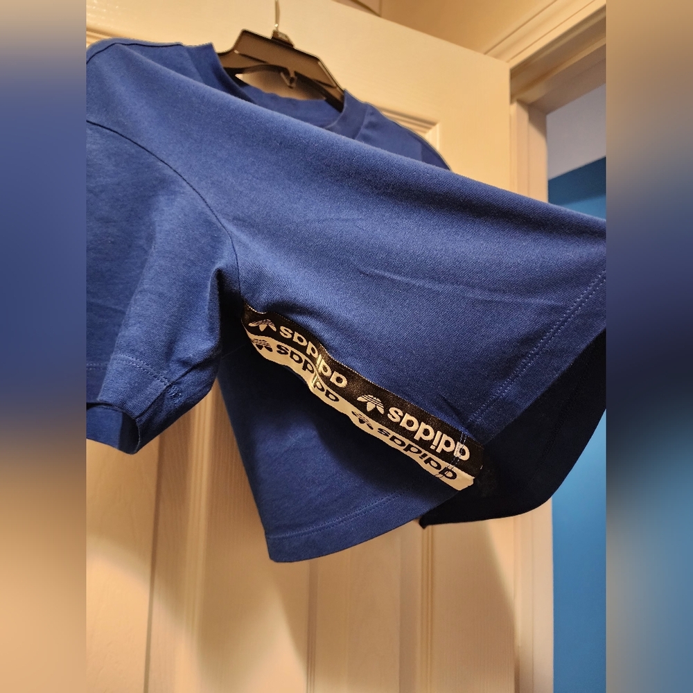 Adidas Crop Blue T-Shirt - Picture 2 of 5
